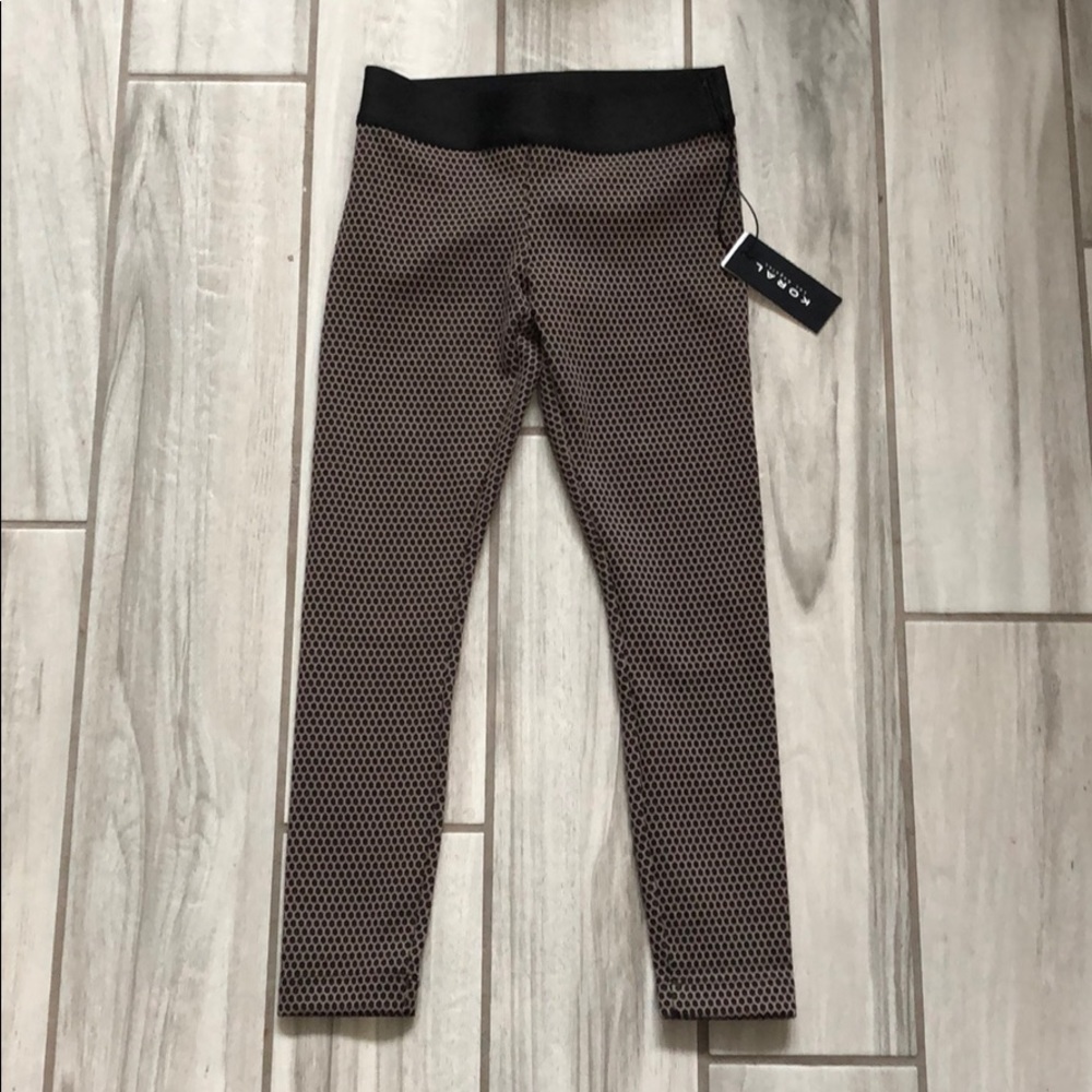 New Koral sz s honey comb knockout crop leggings